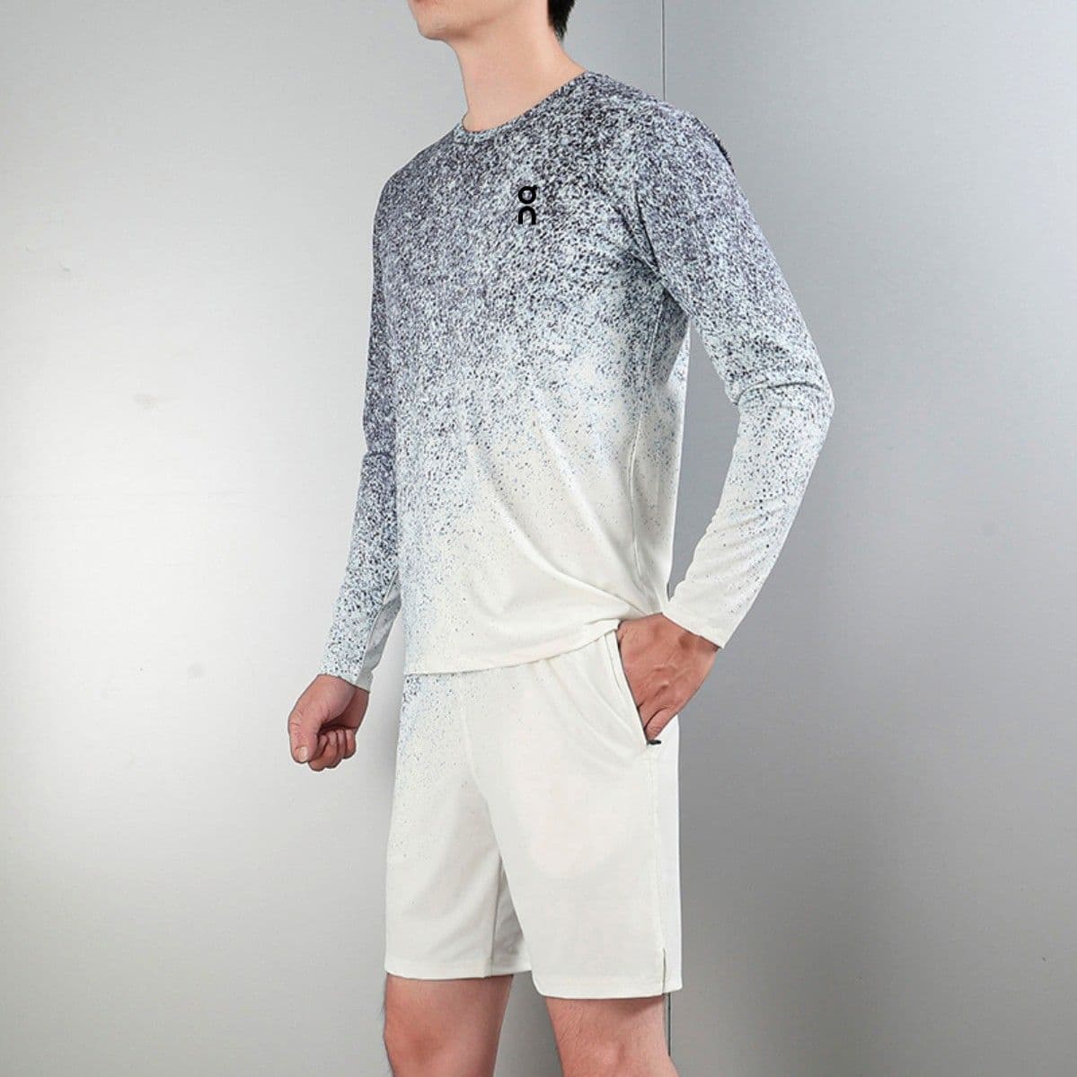 short and T-shirt with long sleeves thumbnail 2